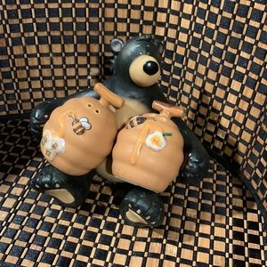 Honour honey bear salt pepper shakers cabin lodge